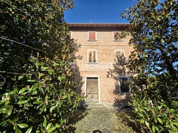 casa indipendente in vendita a Reggio nell'Emilia in zona Codemondo