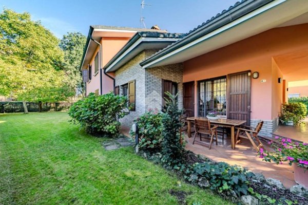 casa indipendente in vendita a Reggio nell'Emilia in zona San Maurizio