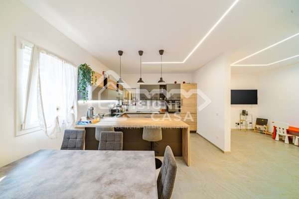 casa indipendente in vendita a Reggio nell'Emilia