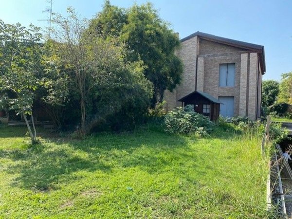 casa indipendente in vendita a Reggio nell'Emilia in zona Buco del Signore