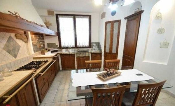casa indipendente in vendita a Reggio nell'Emilia in zona Belvedere