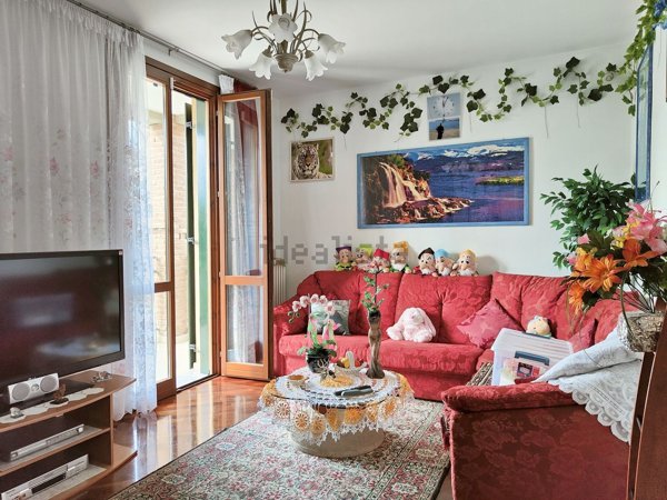 appartamento in vendita a Reggio nell'Emilia in zona Buco del Signore