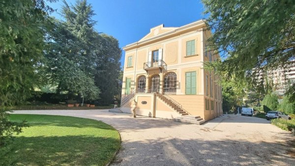 villa in vendita a Reggio nell'Emilia in zona Baragalla