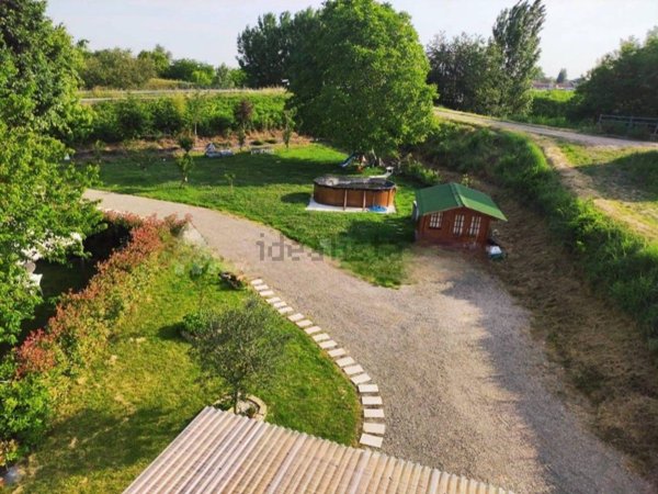 casa indipendente in vendita a Reggio nell'Emilia in zona Roncocesi