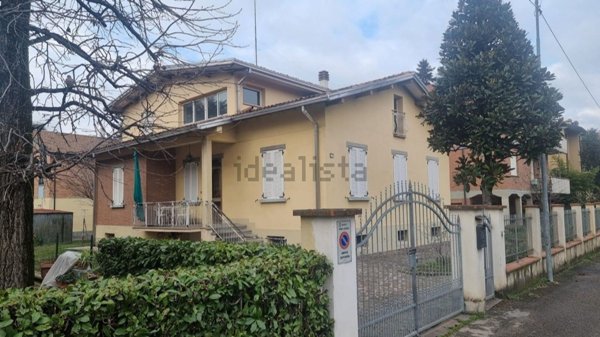 casa indipendente in vendita a Reggio nell'Emilia in zona Carrozzone