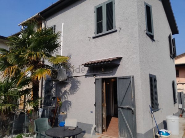 casa indipendente in vendita a Reggio nell'Emilia