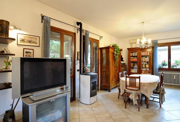 casa indipendente in vendita a Reggio nell'Emilia in zona Rosta Nuova