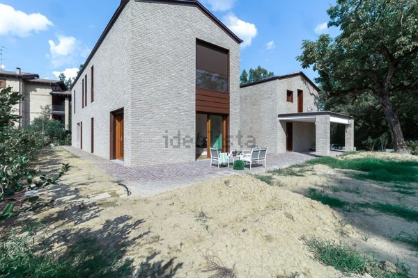 casa indipendente in vendita a Reggio nell'Emilia in zona Rivalta