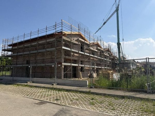 casa indipendente in vendita a Reggio nell'Emilia in zona Roncadella