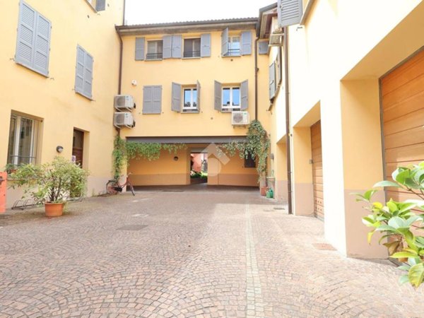 appartamento in vendita a Reggio nell'Emilia in zona Città Storica