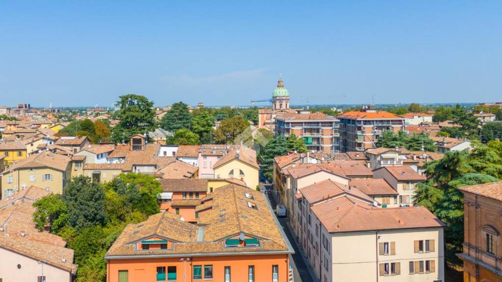 appartamento in vendita a Reggio nell'Emilia in zona Città Storica