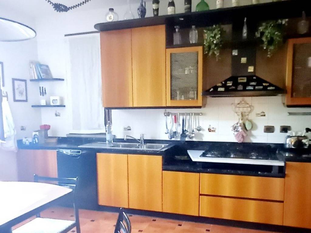 casa indipendente in vendita a Reggio nell'Emilia in zona Coviolo