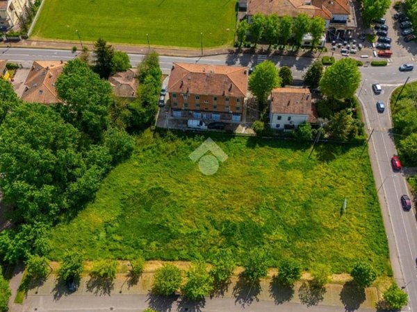 terreno agricolo in vendita a Reggio nell'Emilia in zona Gavassa