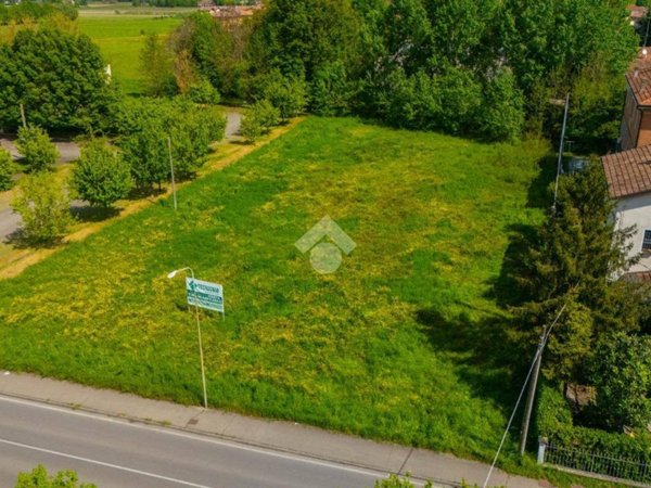 terreno agricolo in vendita a Reggio nell'Emilia in zona Gavassa