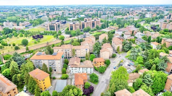 appartamento in vendita a Reggio nell'Emilia in zona Città Storica