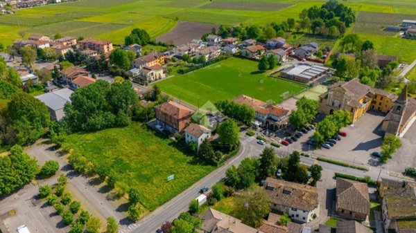 casa indipendente in vendita a Reggio nell'Emilia