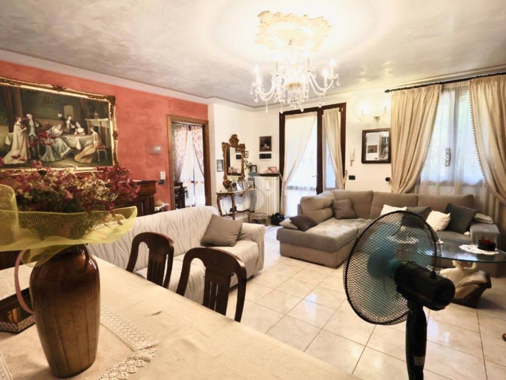 appartamento in vendita a Reggio nell'Emilia