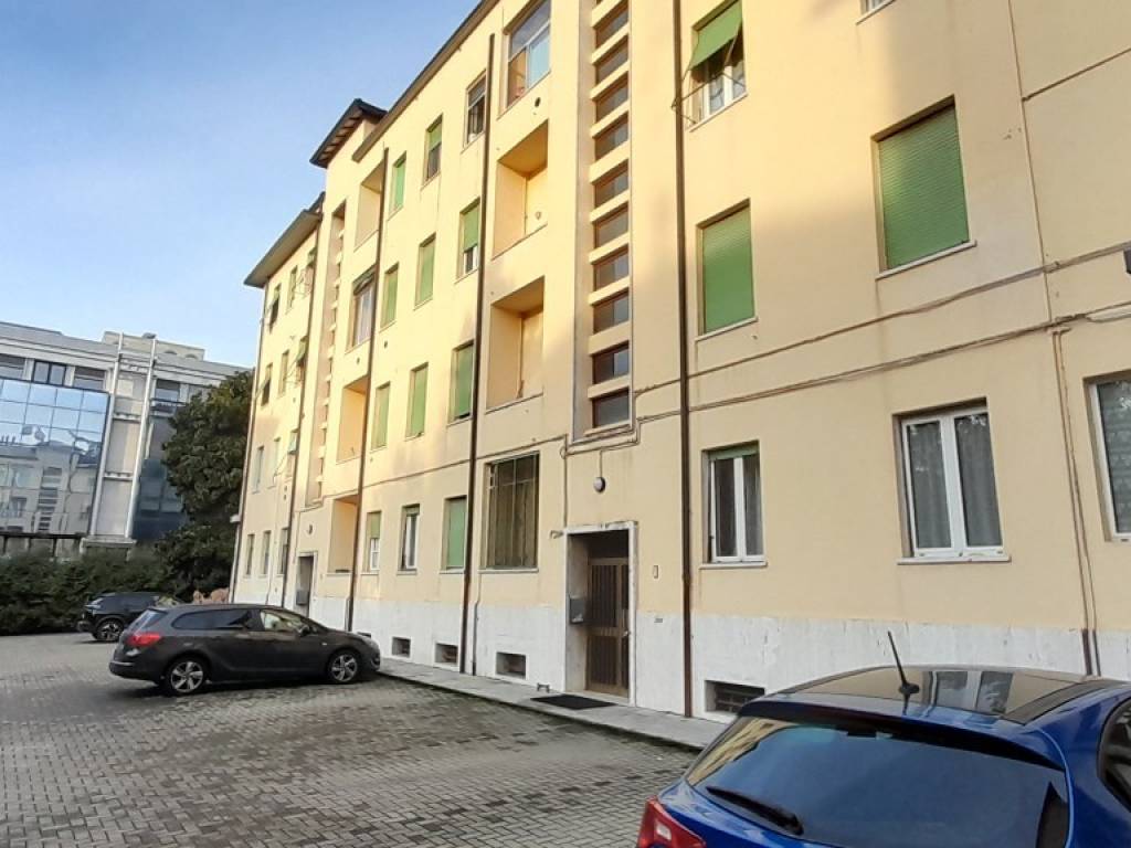 appartamento in vendita a Reggio nell'Emilia in zona Città Storica