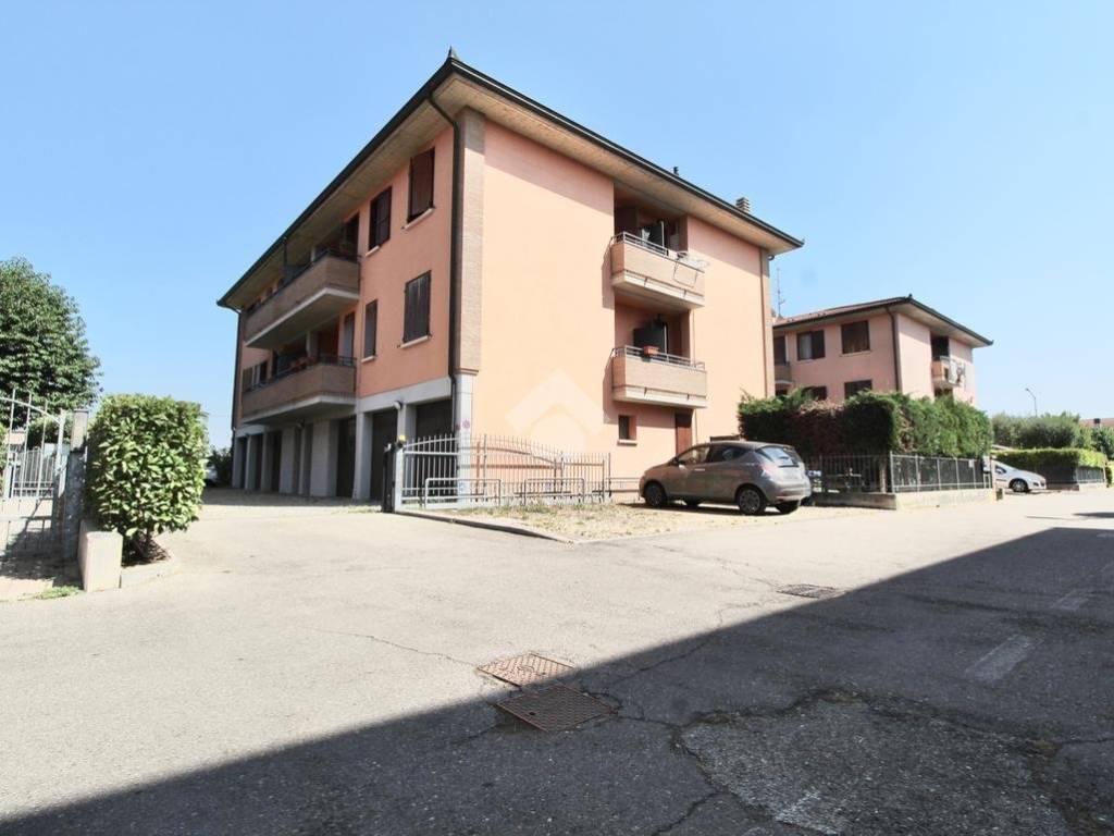appartamento in vendita a Reggio nell'Emilia in zona Massenziatico