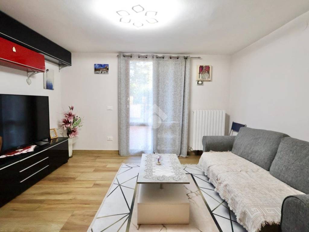 casa indipendente in vendita a Reggio nell'Emilia in zona Pratofontana