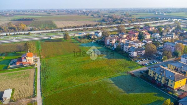 casa indipendente in vendita a Reggio nell'Emilia in zona Roncocesi