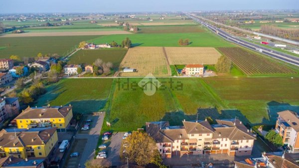 casa indipendente in vendita a Reggio nell'Emilia in zona Roncocesi