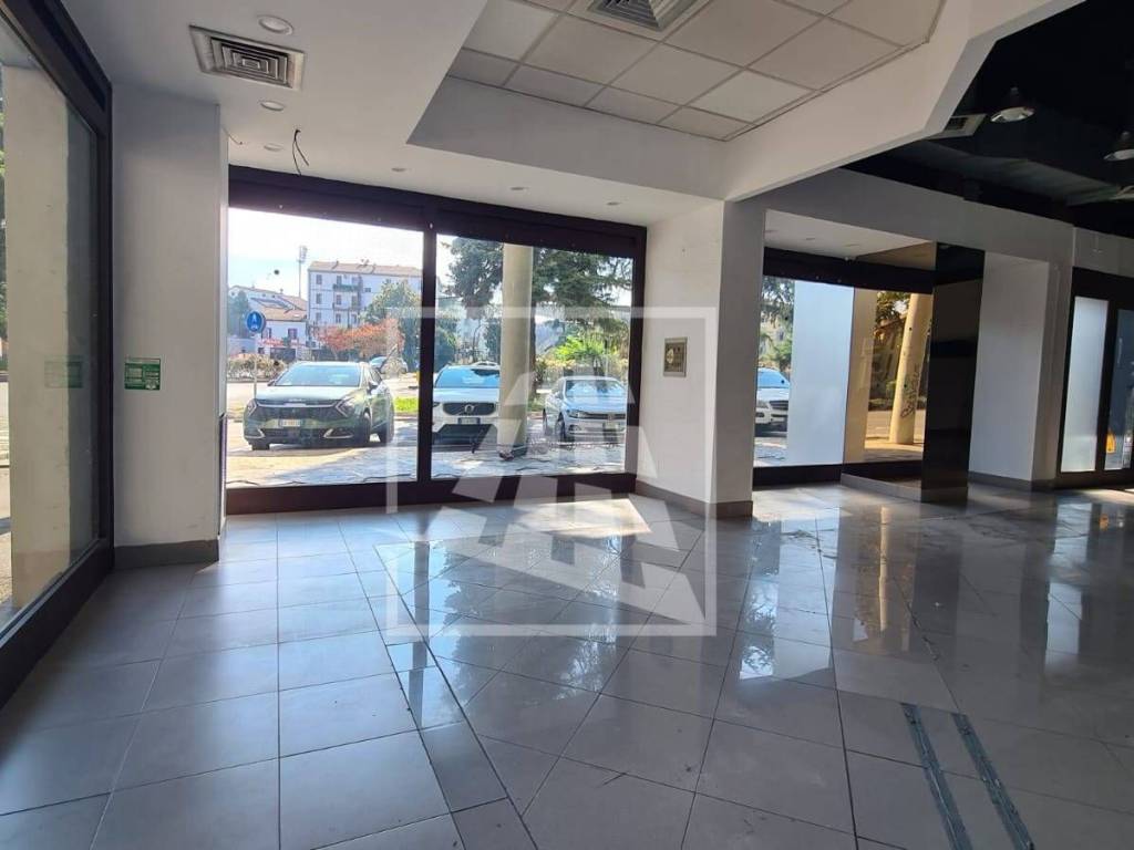 negozio in vendita a Reggio nell'Emilia