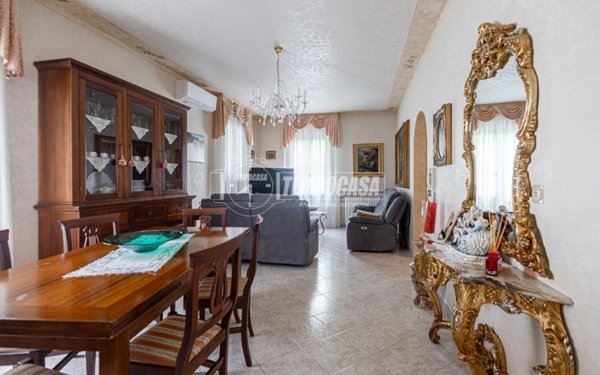 appartamento in vendita a Reggio nell'Emilia in zona Città Storica