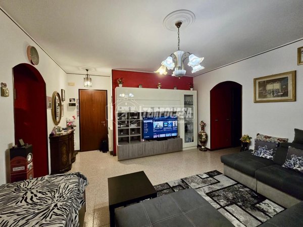 appartamento in vendita a Reggio nell'Emilia in zona Città Storica