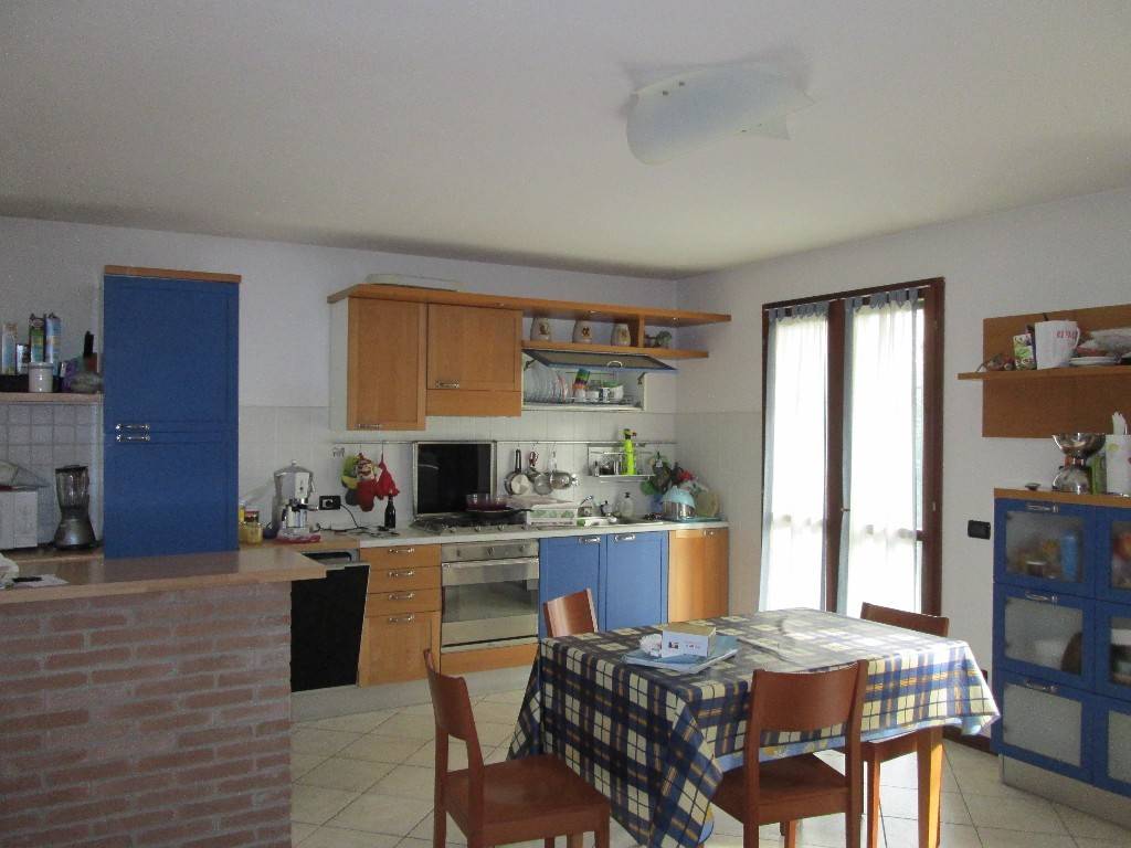 casa indipendente in vendita a Reggio nell'Emilia in zona Rivalta