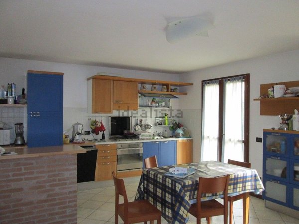 casa indipendente in vendita a Reggio nell'Emilia in zona Rivalta