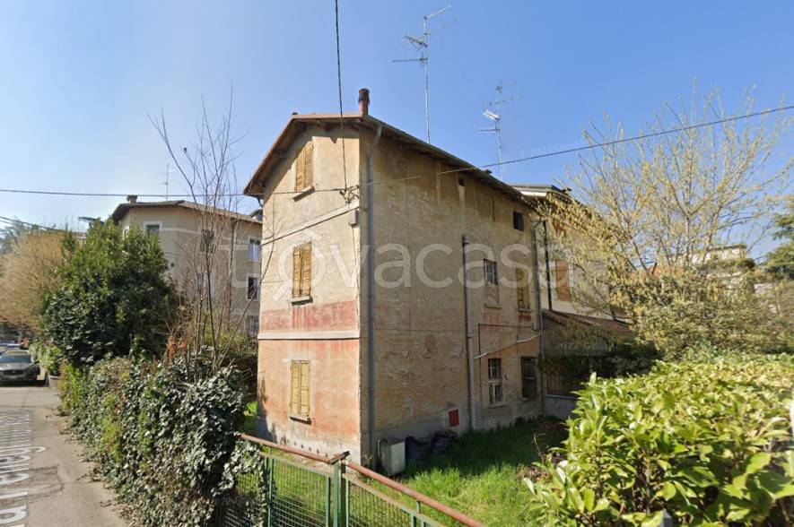 casa indipendente in vendita a Reggio nell'Emilia