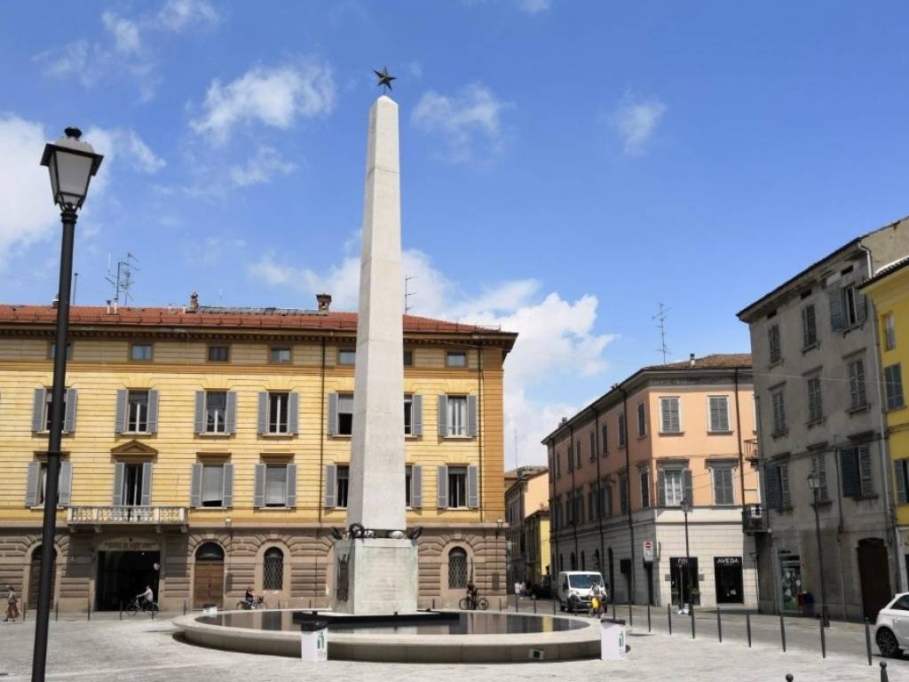appartamento in vendita a Reggio nell'Emilia in zona Città Storica