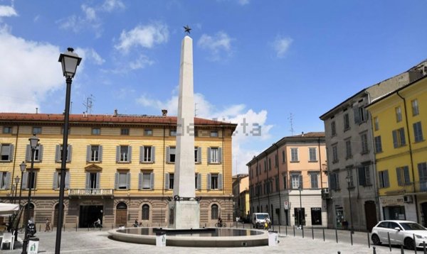 appartamento in vendita a Reggio nell'Emilia in zona Città Storica