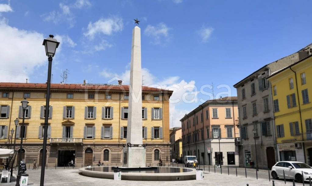 appartamento in vendita a Reggio nell'Emilia in zona Città Storica