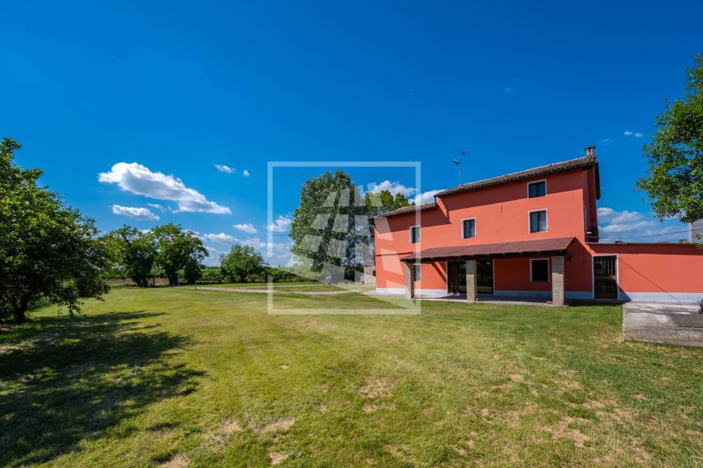 casa indipendente in vendita a Reggio nell'Emilia in zona Cella