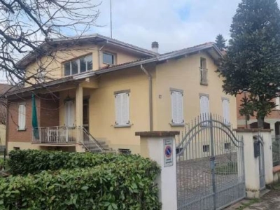 casa indipendente in vendita a Reggio nell'Emilia