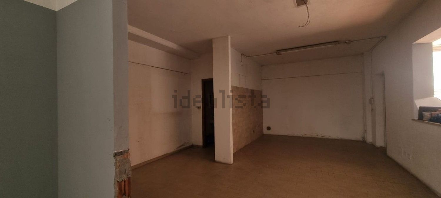 locale commerciale in vendita a Reggio nell'Emilia in zona Mancasale