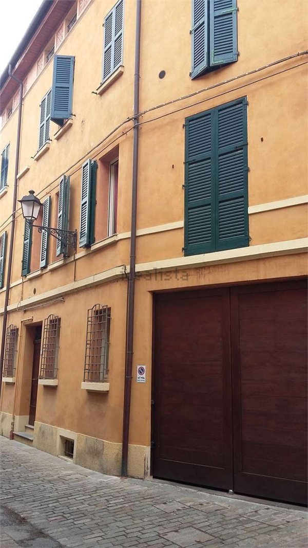 appartamento in vendita a Reggio nell'Emilia in zona Città Storica