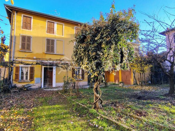 casa indipendente in vendita a Reggio nell'Emilia