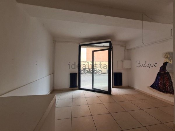 negozio in vendita a Reggio nell'Emilia in zona Città Storica