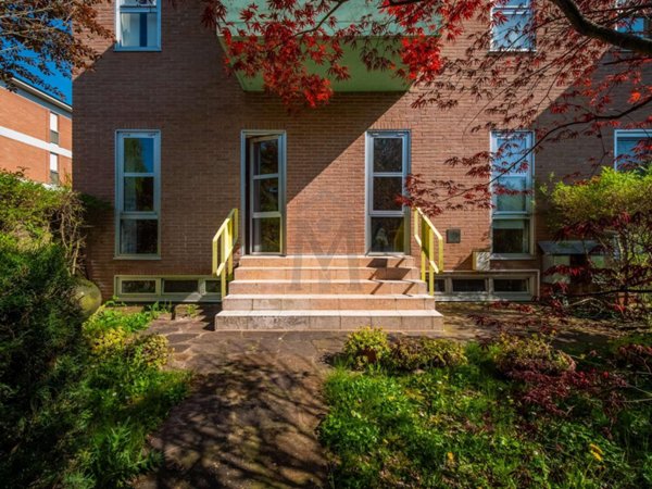 casa indipendente in vendita a Reggio nell'Emilia in zona Città Storica