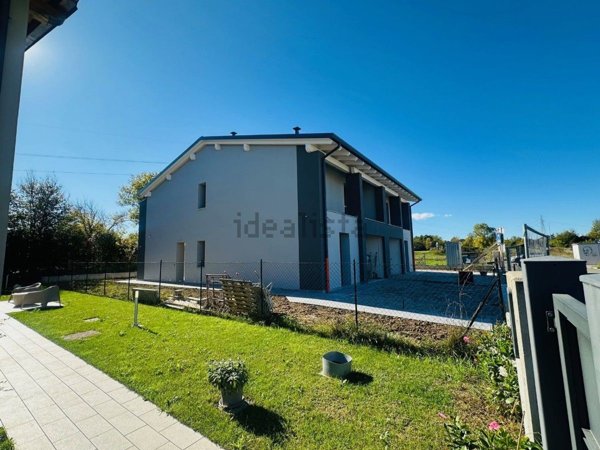 casa indipendente in vendita a Reggio nell'Emilia in zona Buco del Signore