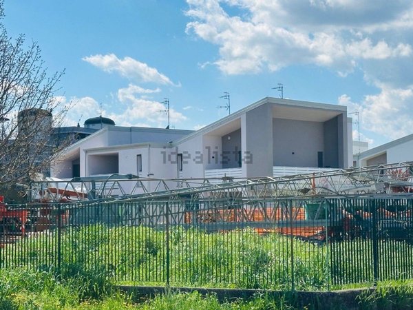 casa indipendente in vendita a Reggio nell'Emilia in zona Orologio