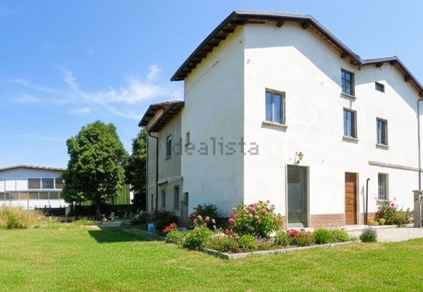 casa indipendente in vendita a Reggio nell'Emilia