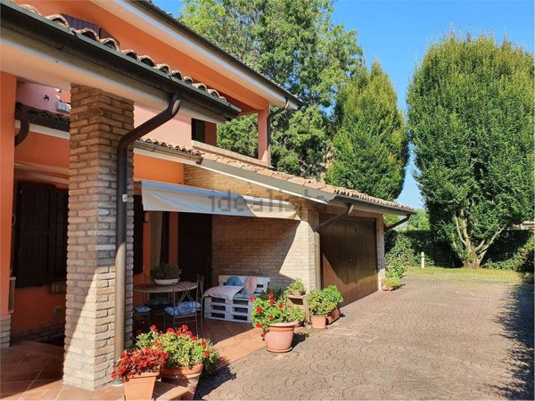 casa indipendente in vendita a Reggio nell'Emilia