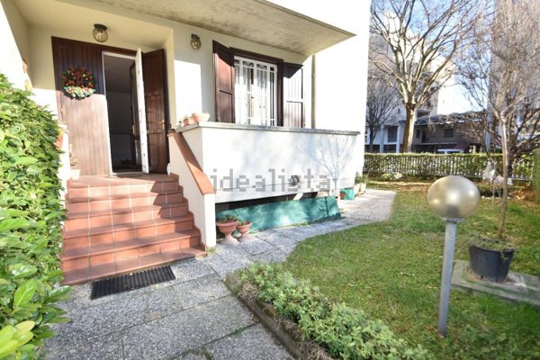 casa indipendente in vendita a Reggio nell'Emilia in zona Pappagnocca