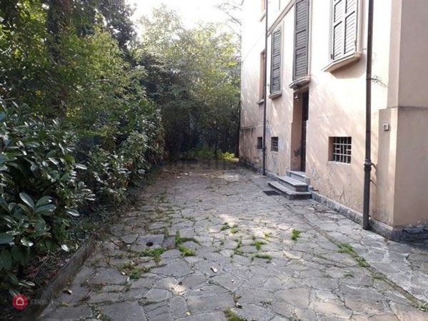 casa indipendente in vendita a Reggio nell'Emilia in zona Città Storica