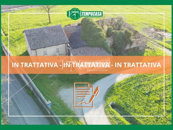 casa indipendente in vendita a Reggio nell'Emilia in zona Gavassa
