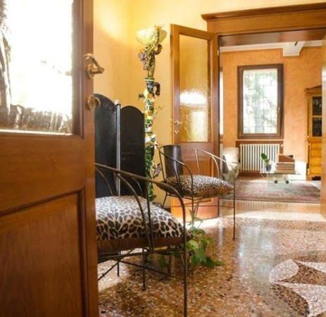 casa indipendente in vendita a Reggio nell'Emilia in zona Città Storica